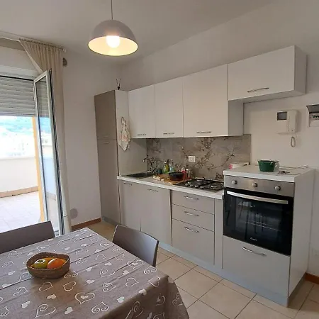 Con Terrazzo E Parcheggio Privato Tortoreto