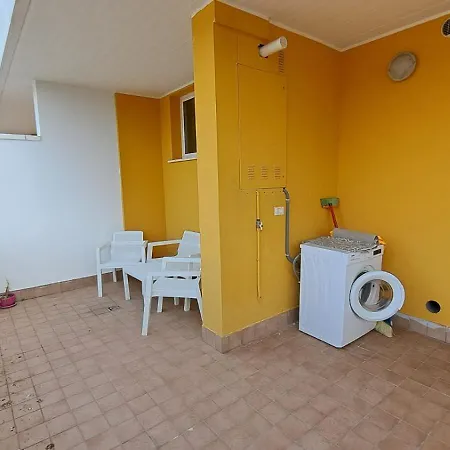 Con Terrazzo E Parcheggio Privato *