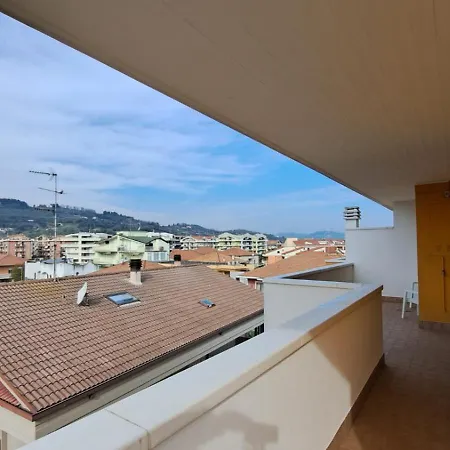 Daire Con Terrazzo E Parcheggio Privato
